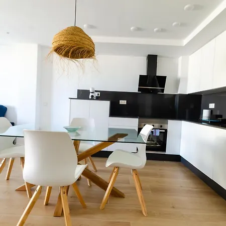 Blue Horizon Apartment *